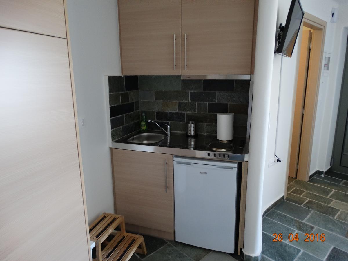 Balkonikarystos Apartment Exterior photo